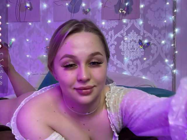 Fényképek ElsaEwans Hi cutie love! Domi 2 is working cool!Menu on the screen!Private is open!HAVE FUN WITH ME, I LIKE HAVE GOOD FRIENDS