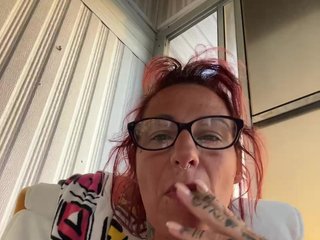 Erotikus videocsevegés Emeraldeyes