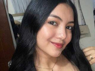 Erotikus videocsevegés Emi-latingirl