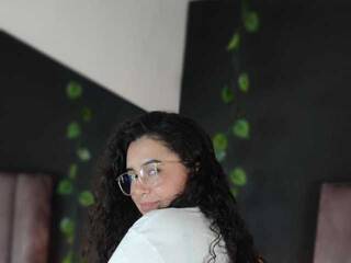 Erotikus videocsevegés Emiilyy-gomez