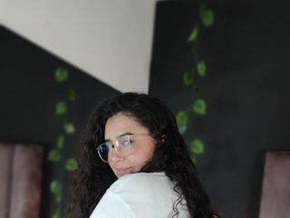 Erotikus videocsevegés Emiilyy-gomez