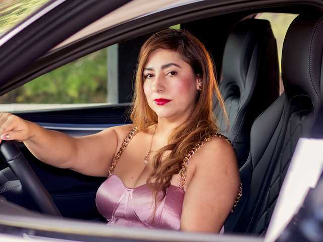 A profil fényképe Emili-Hot
