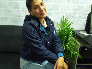 Erotikus videocsevegés emili-mac