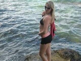 Erotikus videocsevegés emili77