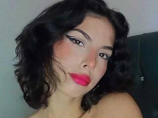 Erotikus videocsevegés EmillyCopers