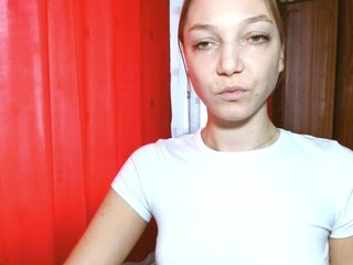 Erotikus videocsevegés EmillyExtasy