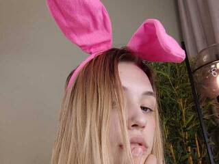 Erotikus videocsevegés EmiLovMur