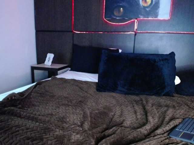 Fényképek Emily-ayr Hello guys ♥♥ welcome to my room #new #feet #latina #bigass #cute