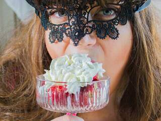 Erotikus videocsevegés Emily-BOOBS-