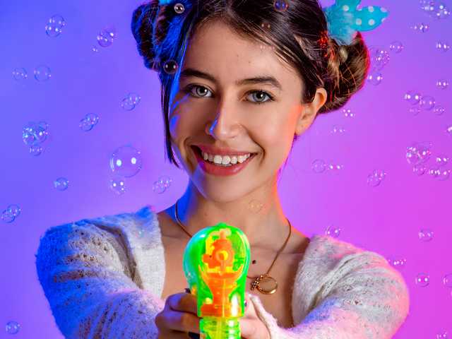 A profil fényképe emily-loovee