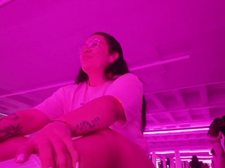 Erotikus videocsevegés Emily-russo-