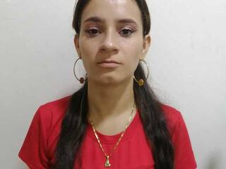 Erotikus videocsevegés Emily-wilson