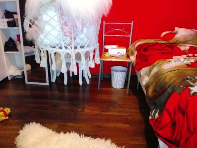 Sugárzási képernyőképek EmilyQueen