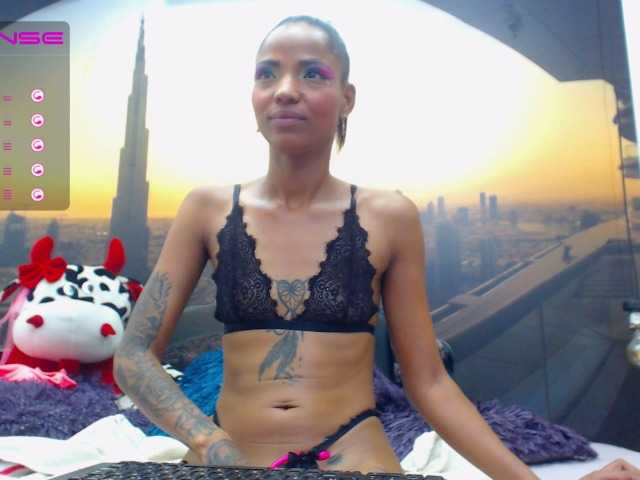 Fényképek emilyskinny loves today I have the anal lush I want you to make it wet to the maximum with your tips