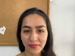 Erotikus videocsevegés Emma-victoria