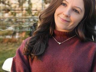 Erotikus videocsevegés Emmie-Lise