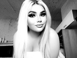 Erotikus videocsevegés esleyy-boobs
