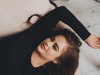 Erotikus videocsevegés Essie-Kathrynne2114