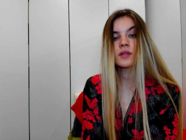Fényképek evalovia69 Hello Guys welcome to my room, #cum see how a good show look like with a #fit #horny # latina girl