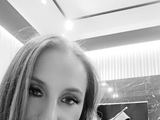 Erotikus videocsevegés EvelynFantasy