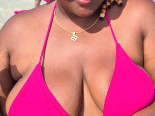 Erotikus videocsevegés Fatpussydoll