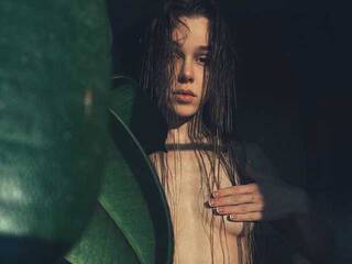 Erotikus videocsevegés FemaleJesus1