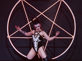 Erotikus videocsevegés FemdomWitch