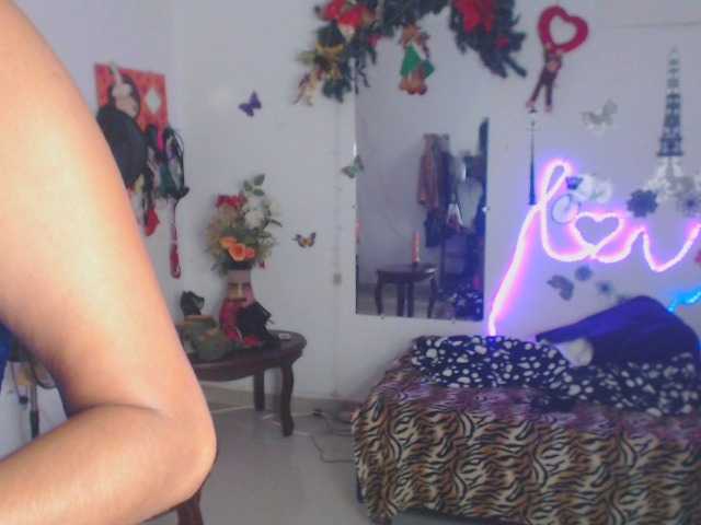 Fényképek flacapaola11 If there are more than 10 users in my room I will go to a private show and I will do the best squirt and anal show