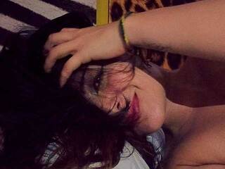 Erotikus videocsevegés Flora-med