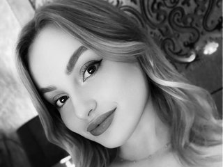 Erotikus videocsevegés FloraGreys