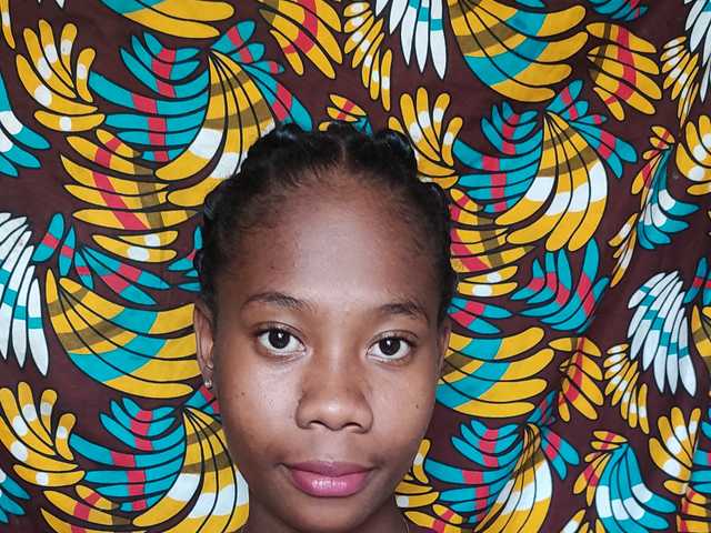 A profil fényképe Floyanah