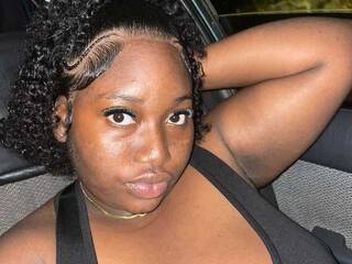 Erotikus videocsevegés Fluffydiva