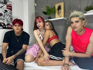 Erotikus videocsevegés Fourlov3-