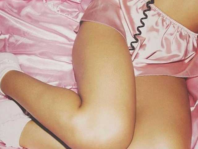 A profil fényképe FoxyCorona