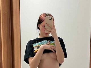 Erotikus videocsevegés FreakinBok