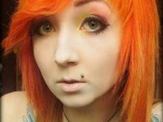 Erotikus videocsevegés freakygirl