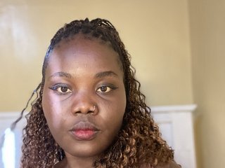 Erotikus videocsevegés Freakyqueen11