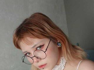 Erotikus videocsevegés Furiyssh