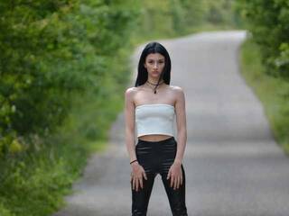 Erotikus videocsevegés GadeeaRed