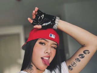 Erotikus videocsevegés Gangster-girl