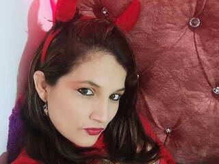 Erotikus videocsevegés GatubelaHot69