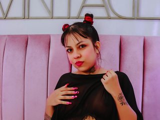 Erotikus videocsevegés GigiFoxx1