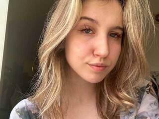 Erotikus videocsevegés GlimmerVamp