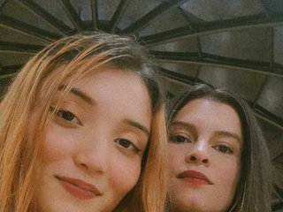 Erotikus videocsevegés Glossier-cherry