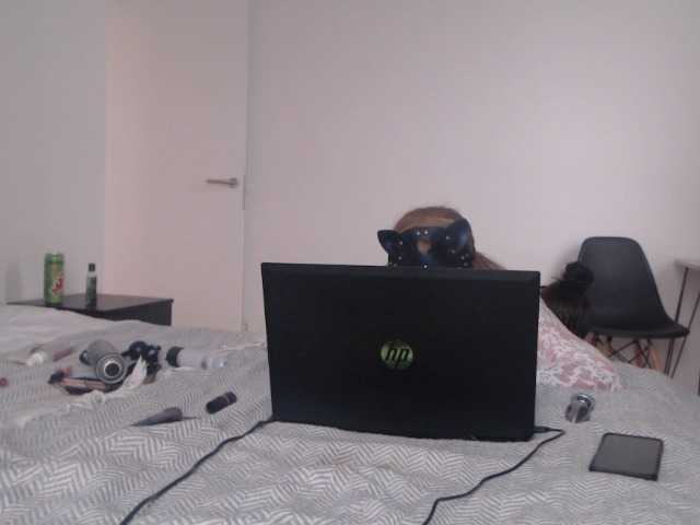 Sugárzási képernyőképek GodessKristina-and-TS