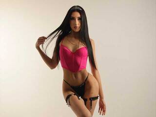 Erotikus videocsevegés Emi_Goddes01