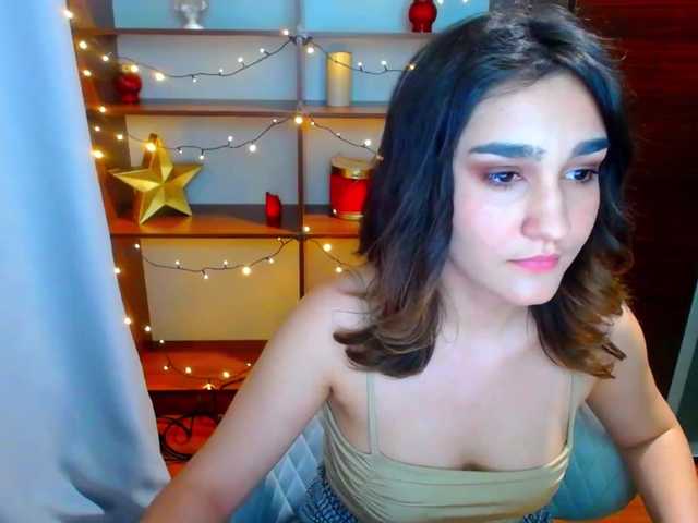 Fényképek GoldeneHeart hello guys, I have new white underwear and white stockings, I will be glad to show in private, chat and fun) kiss! guys help me reach the goal 8000 tokens left
