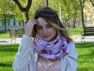 Erotikus videocsevegés golggirl