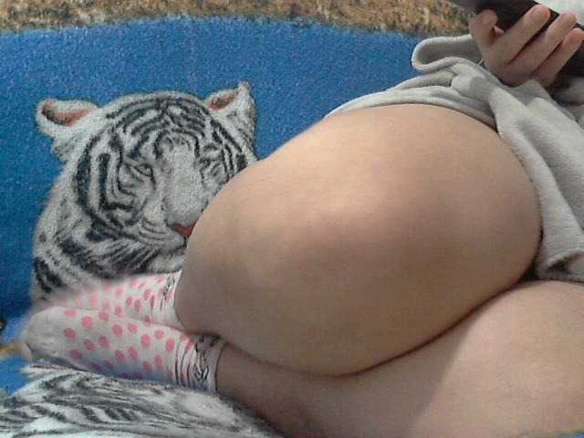Fényképek Bigbutt1000 with 10 tokens I'll show you my ass and tits here or call me private it will be very tastymy exuberant is ready here to enjoy