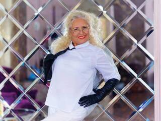 Erotikus videocsevegés grannyalisa